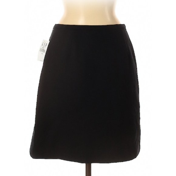 GAP Black Wrap Skirt - Picture 2 of 4